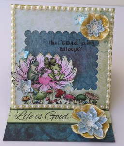 http://www.ucutathome.com/blog/2016/03/16/easel-card-winking-frog-collection-from-heartfelt-creations/