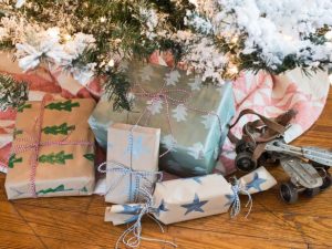 Tip: DIY Potato Stamped Wrapping Paper